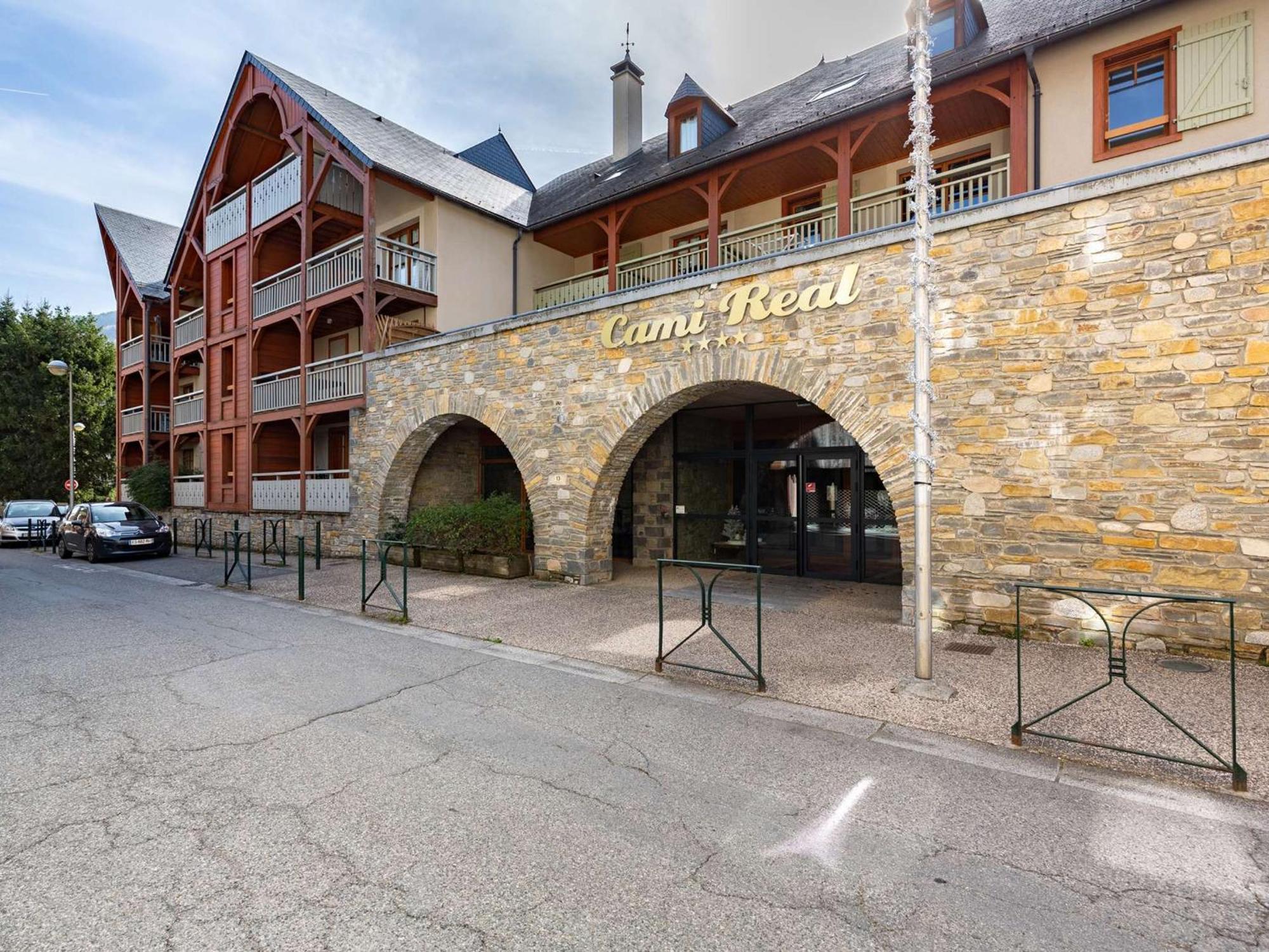 Appartement Duplex Centre Saint-Lary Avec Piscine, Sauna Et Parking - Fr-1-296-395 Eksteriør bilde